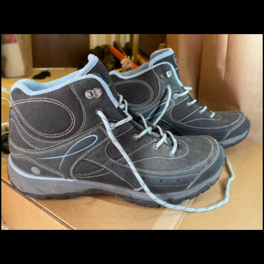 Hi-tec hiking boots, women’s size 9